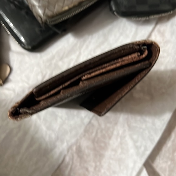 Authentic LV wallet - Picture 7 of 14
